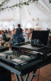 Fort Wayne Wedding DJ Service Detailed Professional