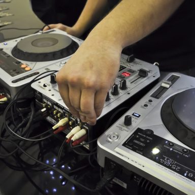 Fort Wayne Dj Custom Mix DJ Service